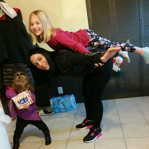 Meet your Posher, Danielle - Picture 1 of 1